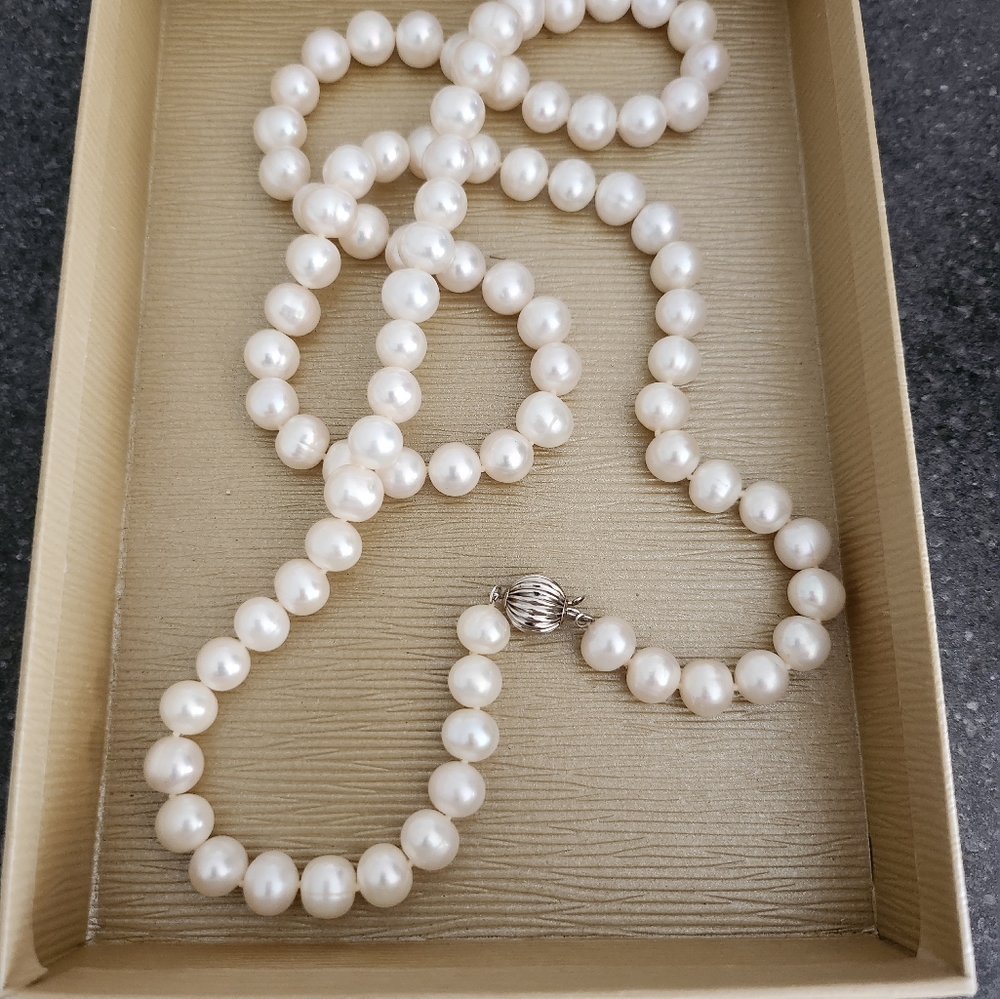 Authentic FRESHWATER PEARLS size 30